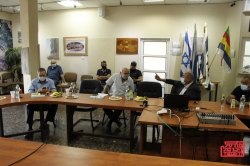 שר החקלאות שוסטר בעוספיה 