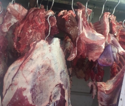 טון של בשר מוברח נתפס בכפרים ובערים