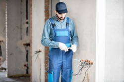 התקנת שקע חשמל - מזמינים קבלן אמין