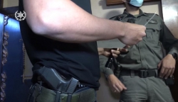 נעצרו עשרות חשודים בסחר באמצעי לחימה