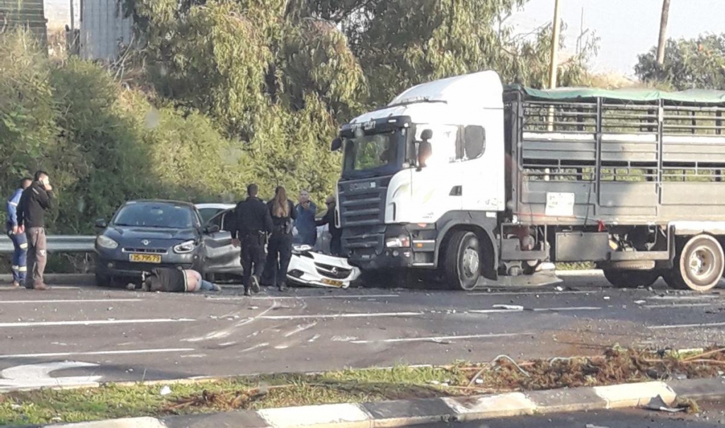 תאונה עם מעורבות משאית וששה כלי רכב בכניסה לטבריה 