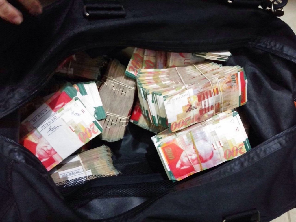 המועצות מעסיקות חברות גביה בניגוד להחלטת בגץ