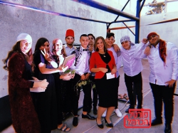 תלמידים ומורה ב-2018