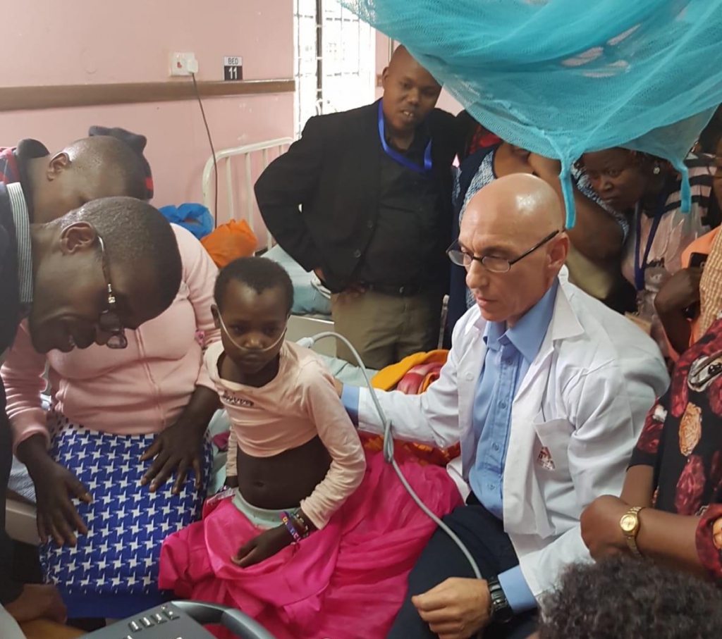 צוות מיון הילדים ברמב"ם מעביר סדנאות החייאה בקניה