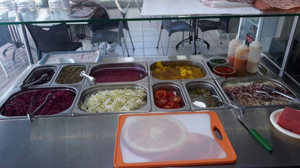 ציוד למסעדה למכירה בהזדמנות