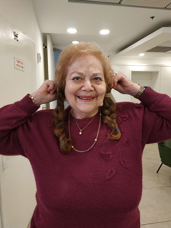 אחרי 73 שנים תרומת שיער לחולות סרטן