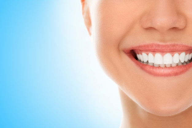 4 שיטות ליישור שיניים