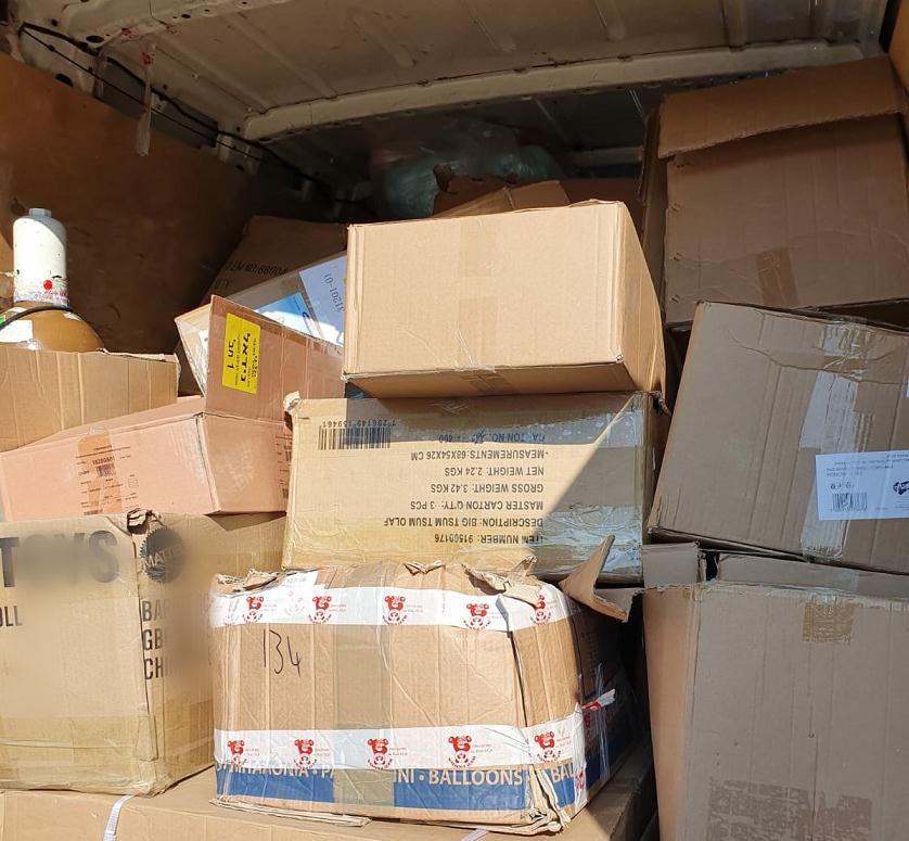  במשאית נתפסו 160 קרטוני שוקולד שהוברחו מהשטחים לישראל