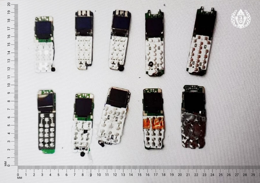 עשרה טלפונים ניידים נתפסו בגופו של עצור