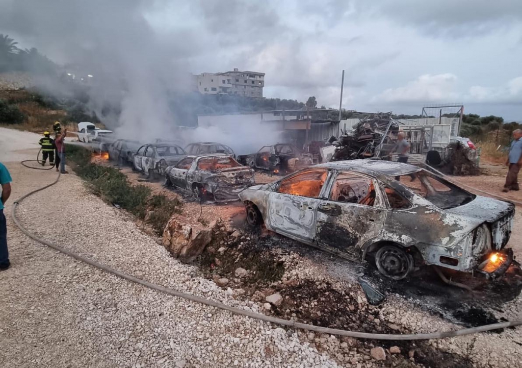 שריפה במגרש לפירוק רכבים בירכא