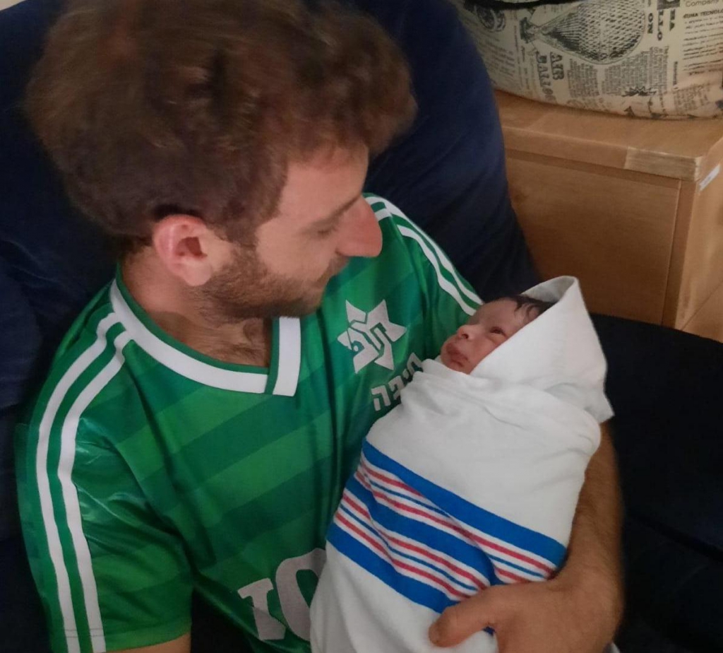 התינוק נולד ברגע הכרזת האליפות של מכבי חיפה