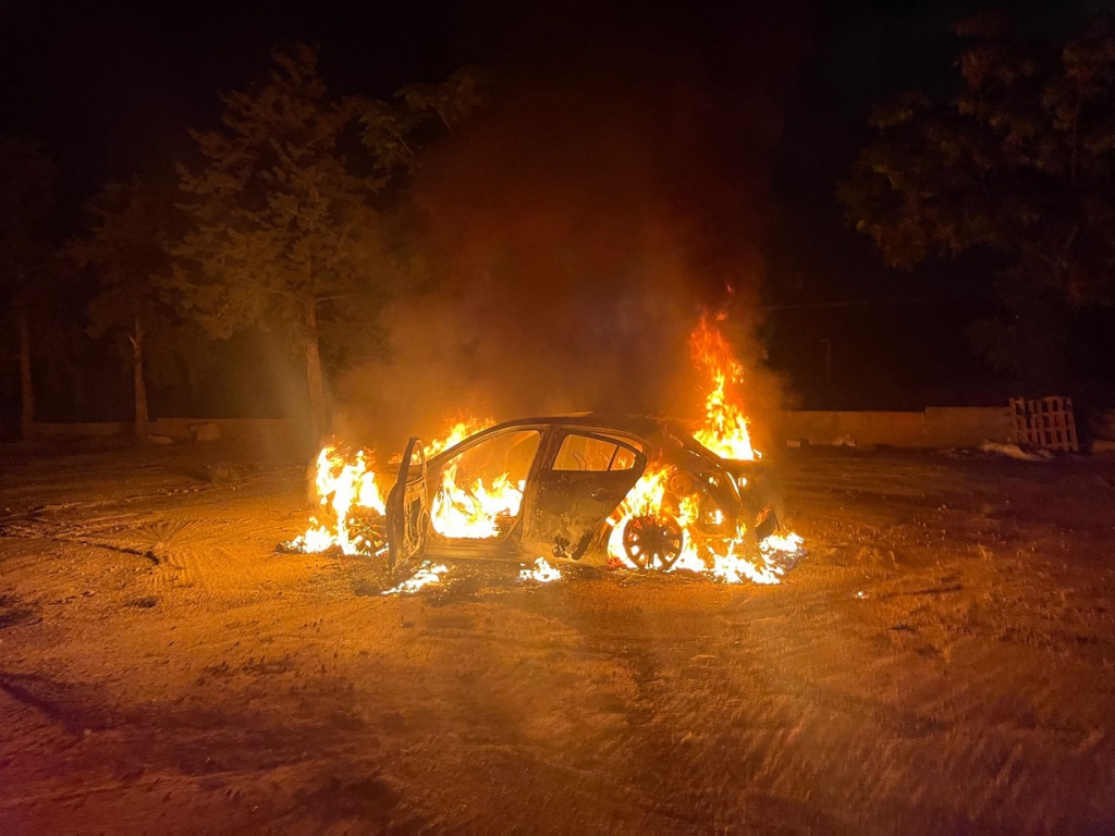  שריפת רכב סמוך לבית הקברות בחיפה
