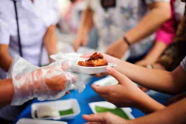 איך תורמים סל מזון לחג לנזקקים
