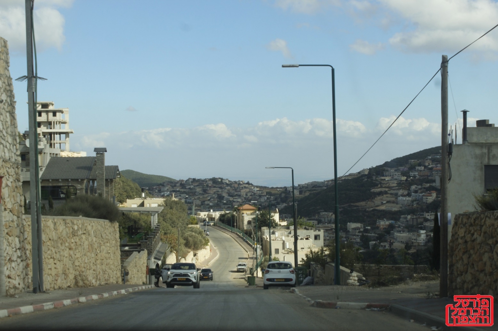 מרשתים בסיבים אופטיים את הכפרים בגליל
