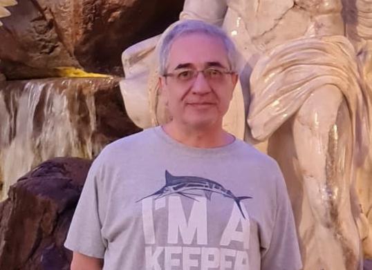 מה ההבדל לעזאזל בין היורה עם החולצה האדומה לאלאור אזריה