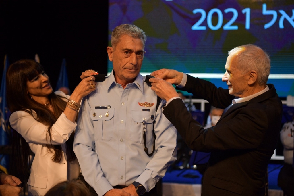 הענקת דרגת ניצב לראש אגף סיף נתן בוזנה