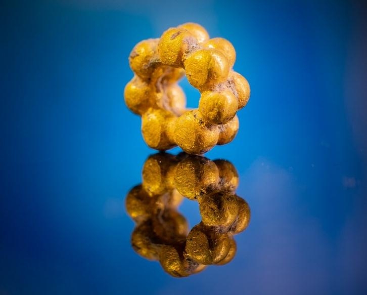 למי שייך חרוז הזהב בן ה-1600 שנה שהתגלה בעיר דוד?