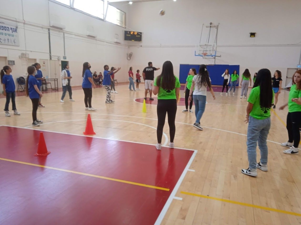 "הבנות יכולות להביא עצמן ללא שיפוטיות"