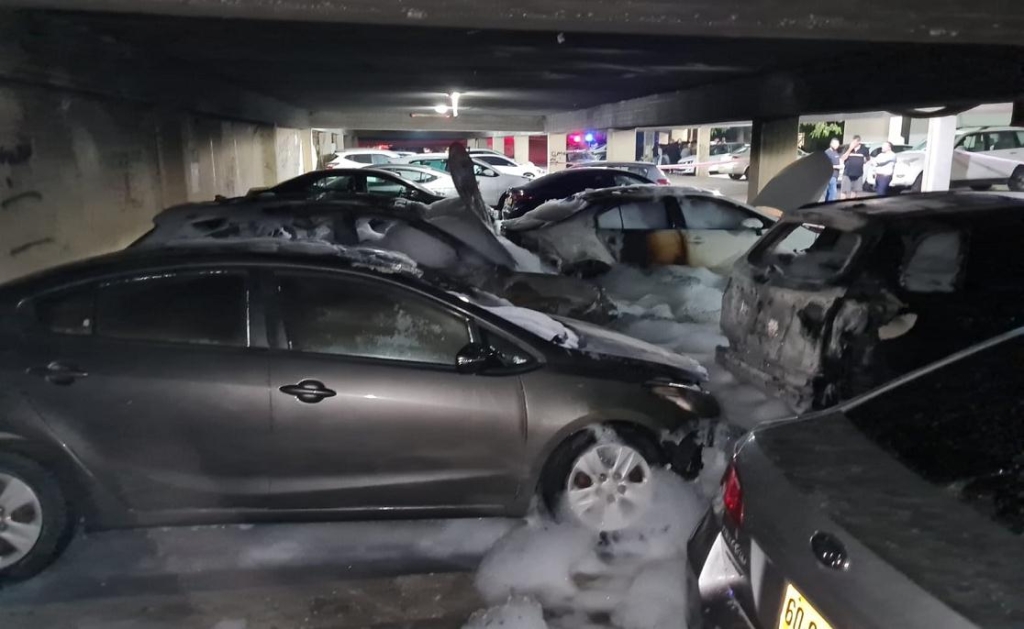 שריפת רכבים בנוף הגליל