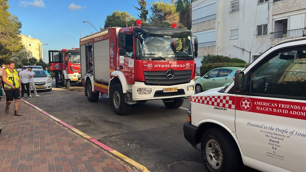 שריפה במפעל לייצור אלקטרודות באז״ת דרום בעיר עכו