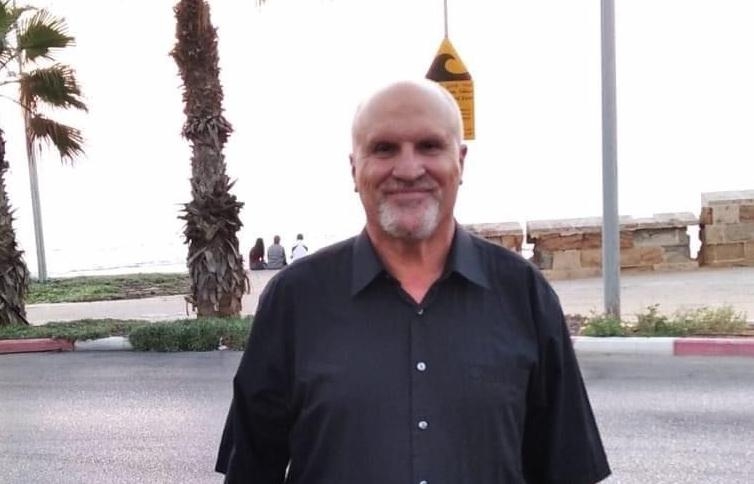 الشاب والصَّبِيَّة