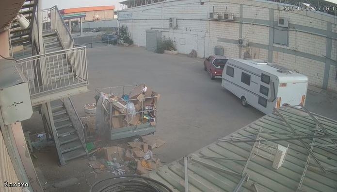 נכנס לשטח צבאי סגור כדי לסייע באיתור נעדרים וגנב קרוואן