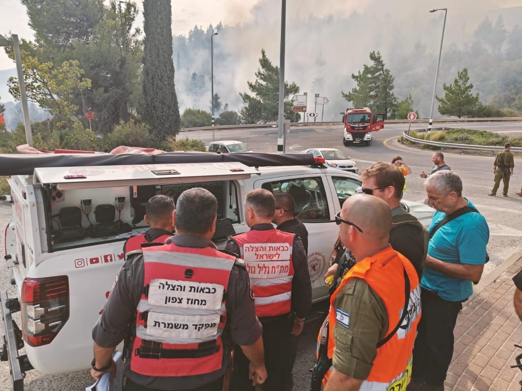 כבאות צפון עובדים קשה לכבות שריפות סמוך לקרית שמונה