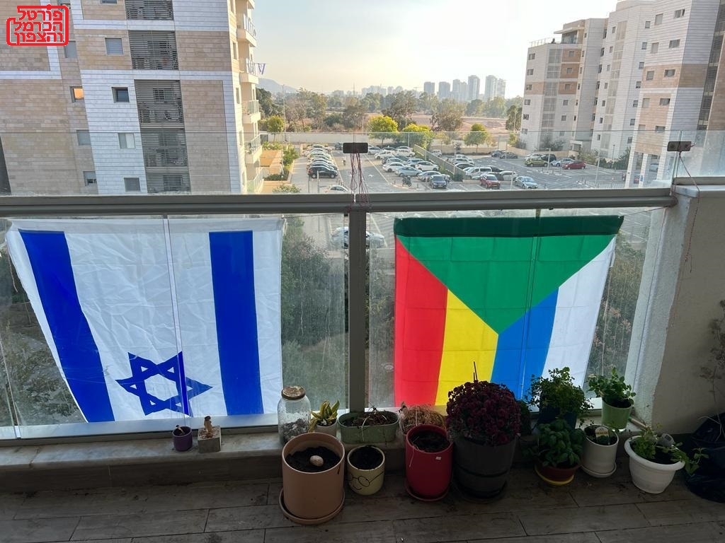 דגל הדרוזים במתחם העסקי בניין נועם נאות פרס