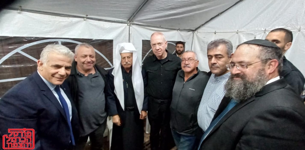 משלחת דתית בסוכת משפחת איזנקוט