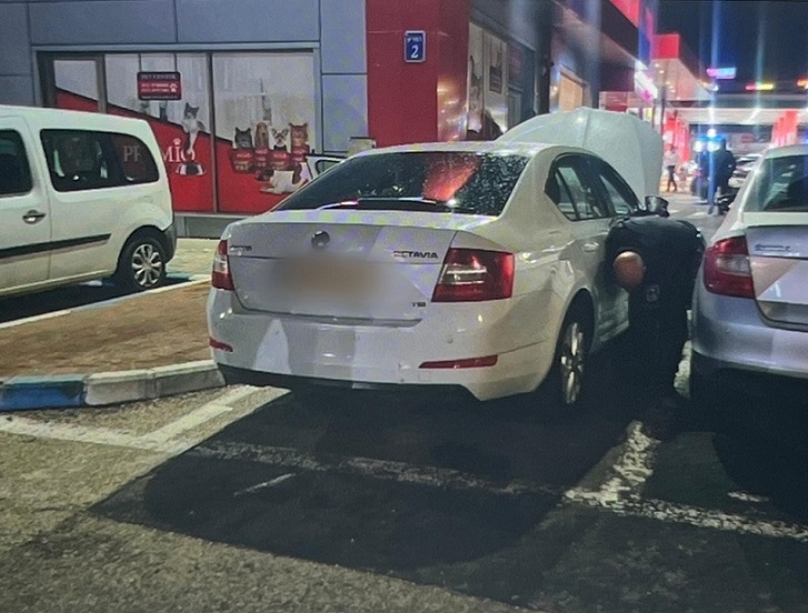 השליך רימון רסס לעבר בית