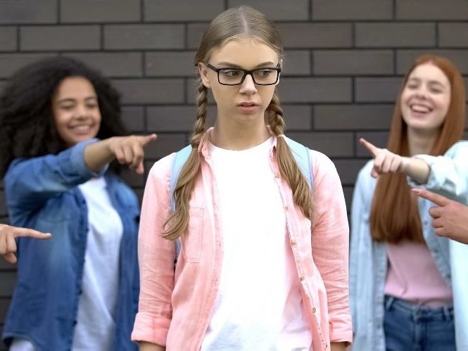 חרם חברתי הינה תופעה מזיקה באינטראקציות חברתיות