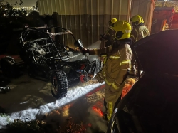 לוחמי האש כיבו רכבים בוערים בחיפה