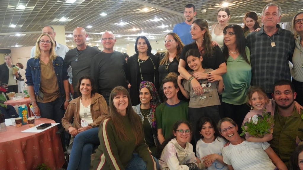 קיבוץ גבים חוזר הביתה