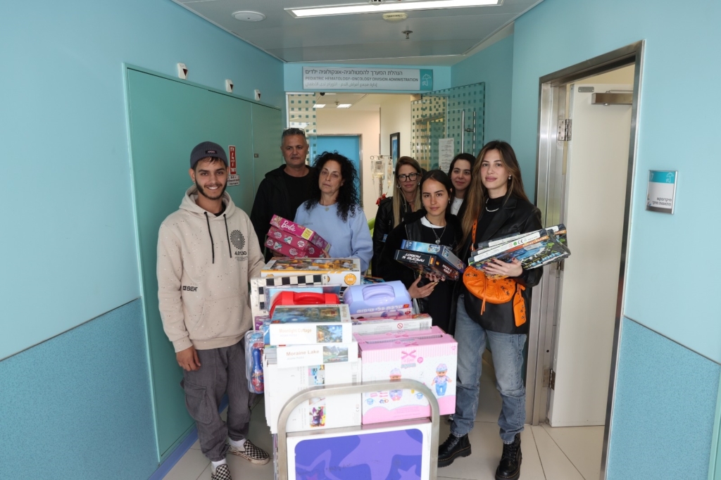 למרות התופת יובל שרביט שרדה ובאה לשמח ילדים