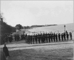 חיילים עותמאנים על חוף הים של חיפה