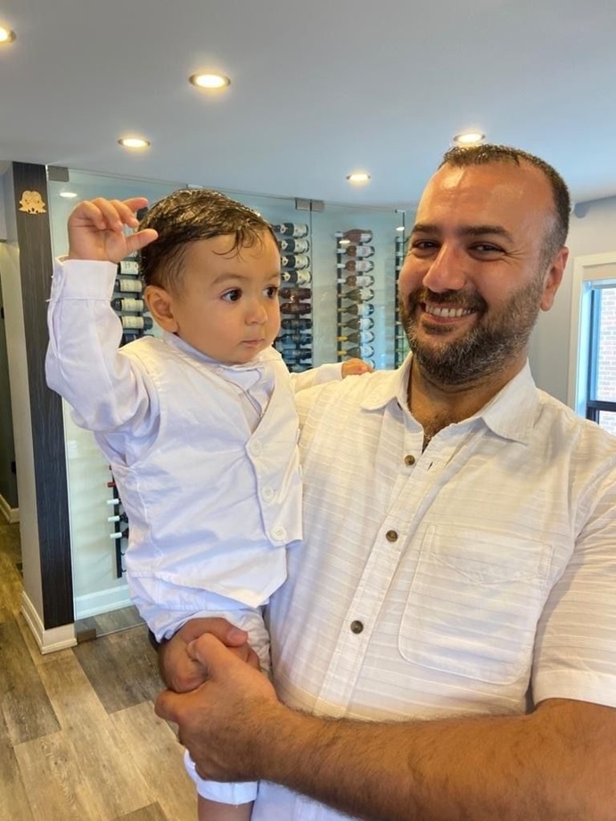 مرحى حنينُ فقلبي اليومَ منشرحٌ 