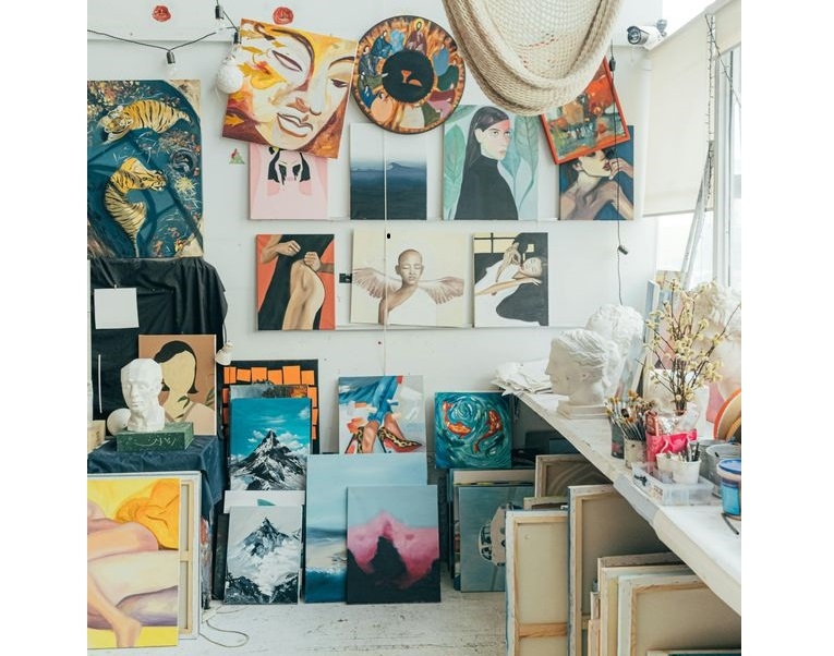 תמונות על קנבס: האמנות הקלאסית בעידן המודרני