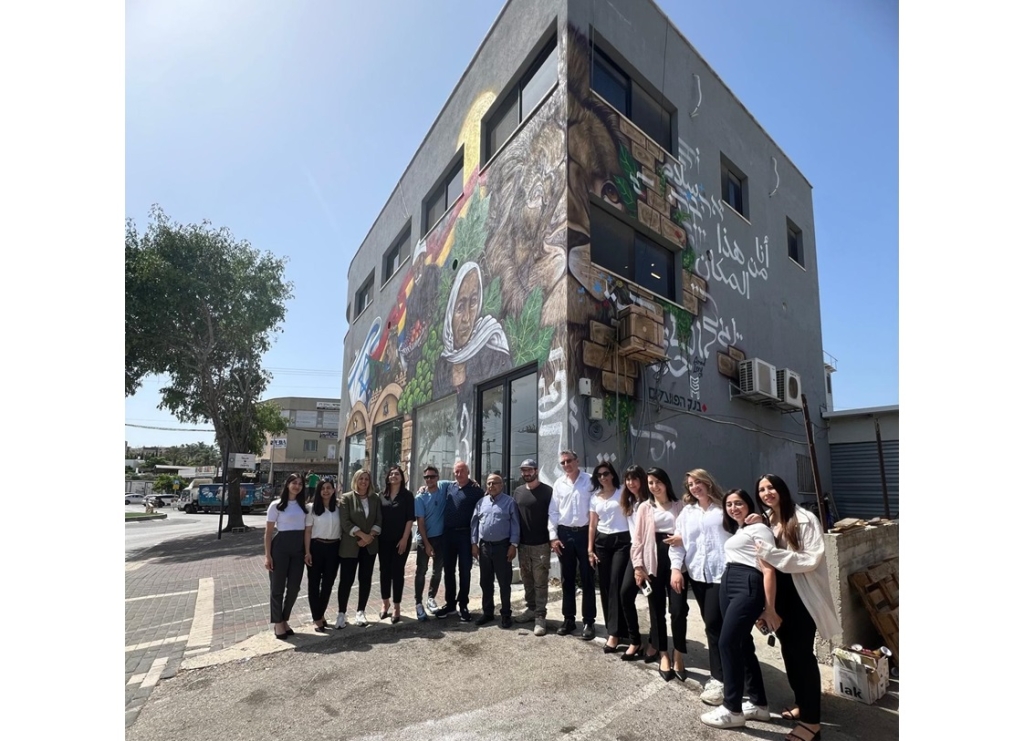 בנק הפועלים תרם קיר גרפיטי לתושבי דאלית אל כרמל