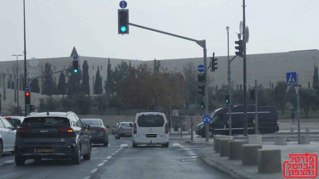 מסרון מפרשת בחוקתי