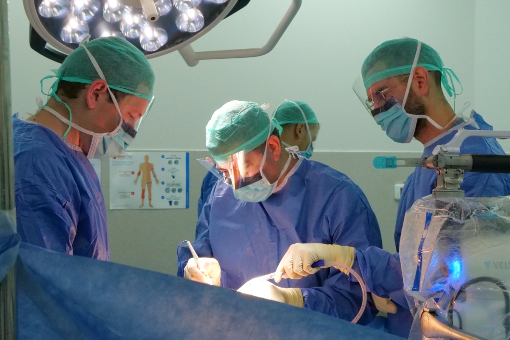 החלפת מפרק ברך באמצעות רובוט