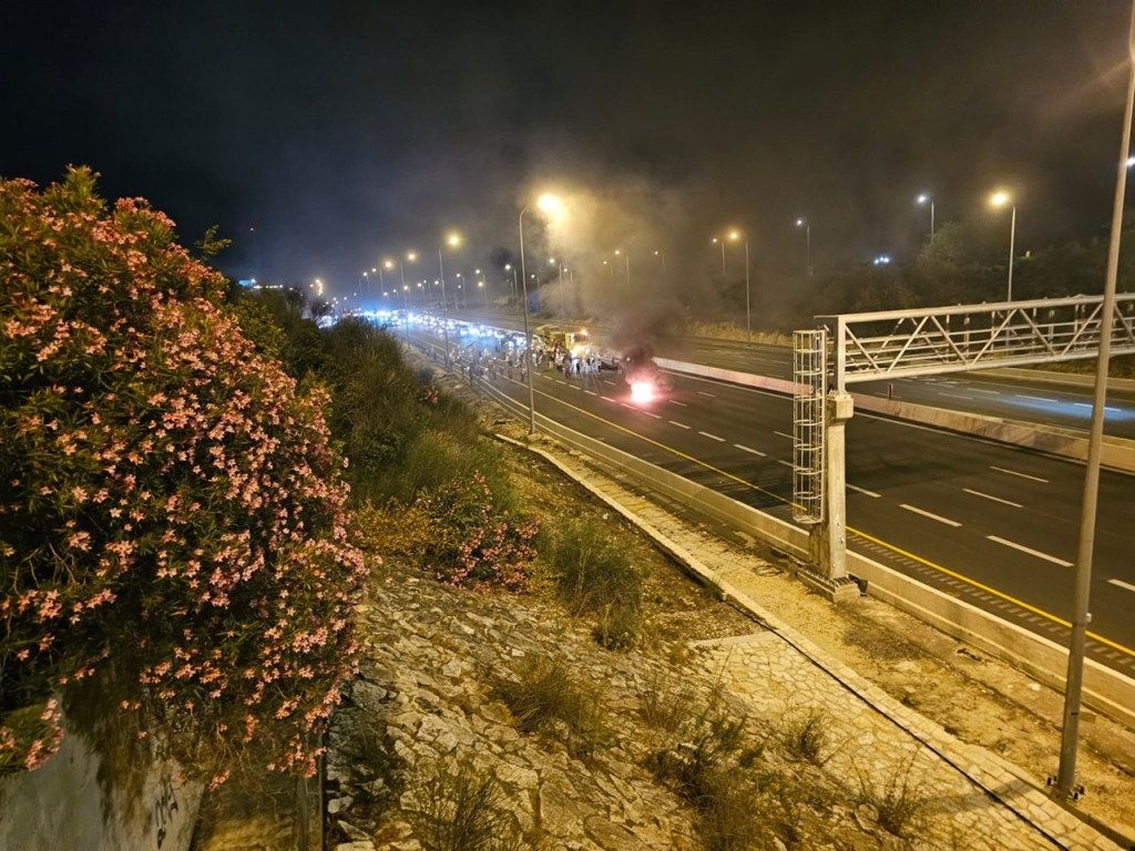 חסימת והבערת אש בכביש 6 צומת אליקים