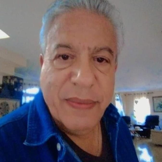 أحبائي أصدقائي  أسعد الله أوقاتكم 