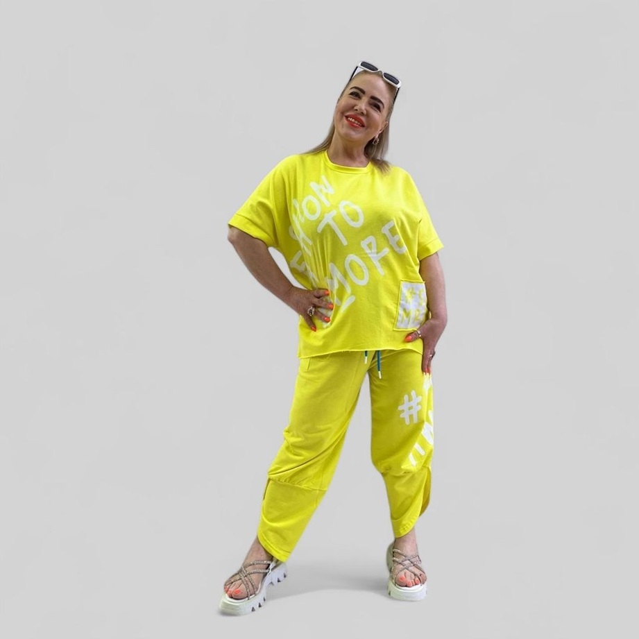 מבחר חולצות וטוניקות לנשים במידות גדולות