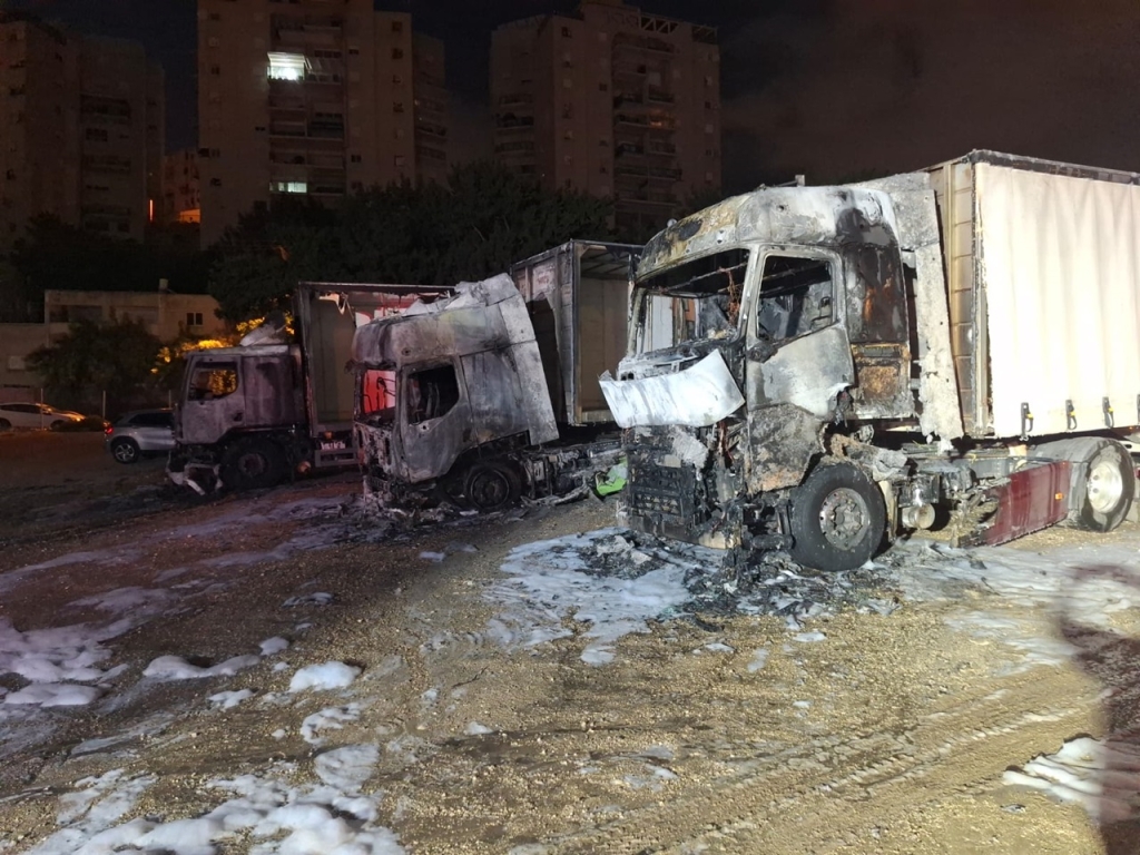 גל שריפות של משאיות בחיפה