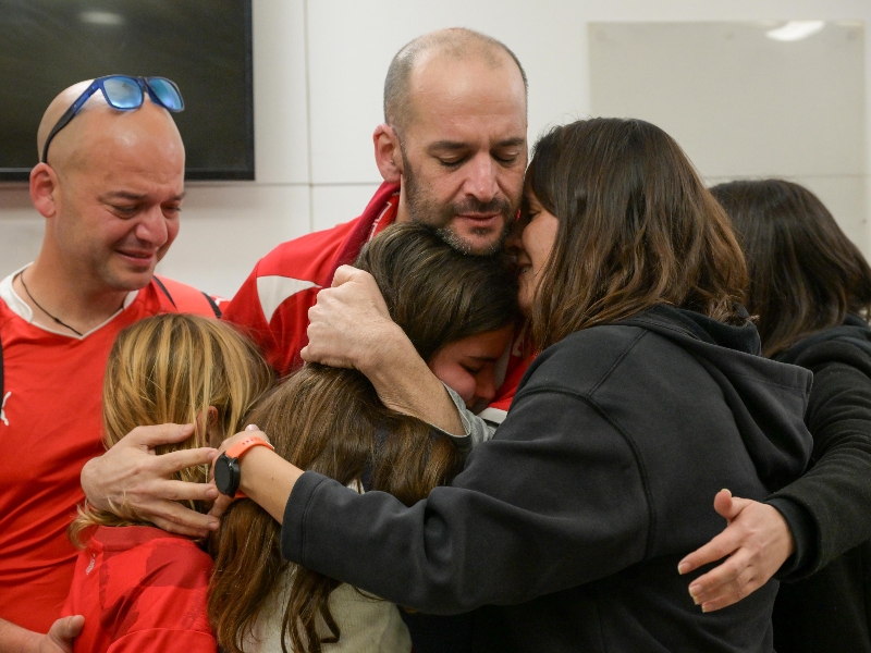 שגיא דקל חן סשה טרופנוב ויאיר הורן ברוכים השבים