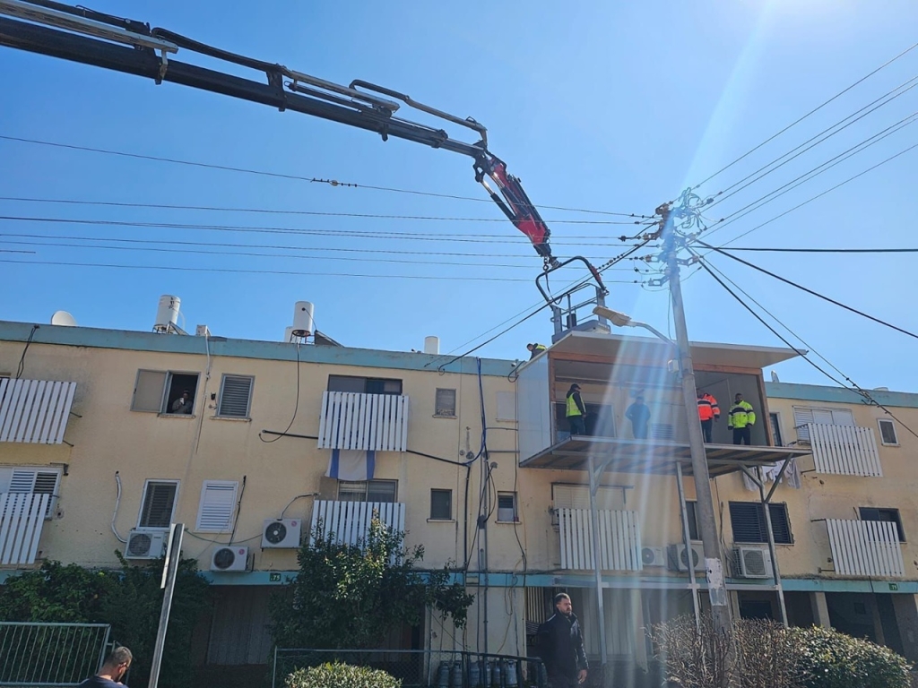 תוספת לא חוקית נהרסה ע"י רשויות האכיפה