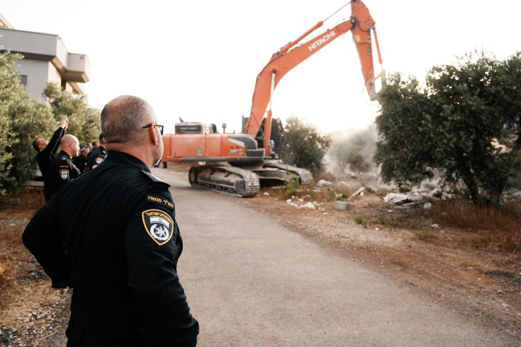 הריסת מבנה לא חוקי