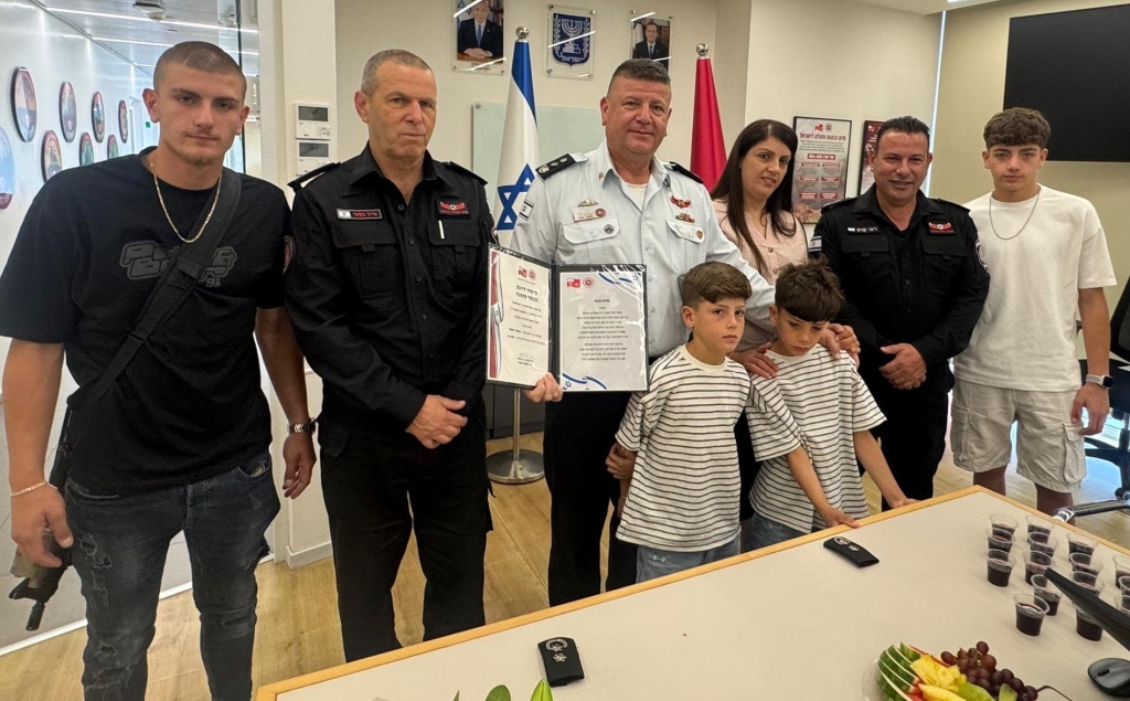 הענקת דרגת טפסר משנה לסאמר חלבי מפקד תחנת רחובות