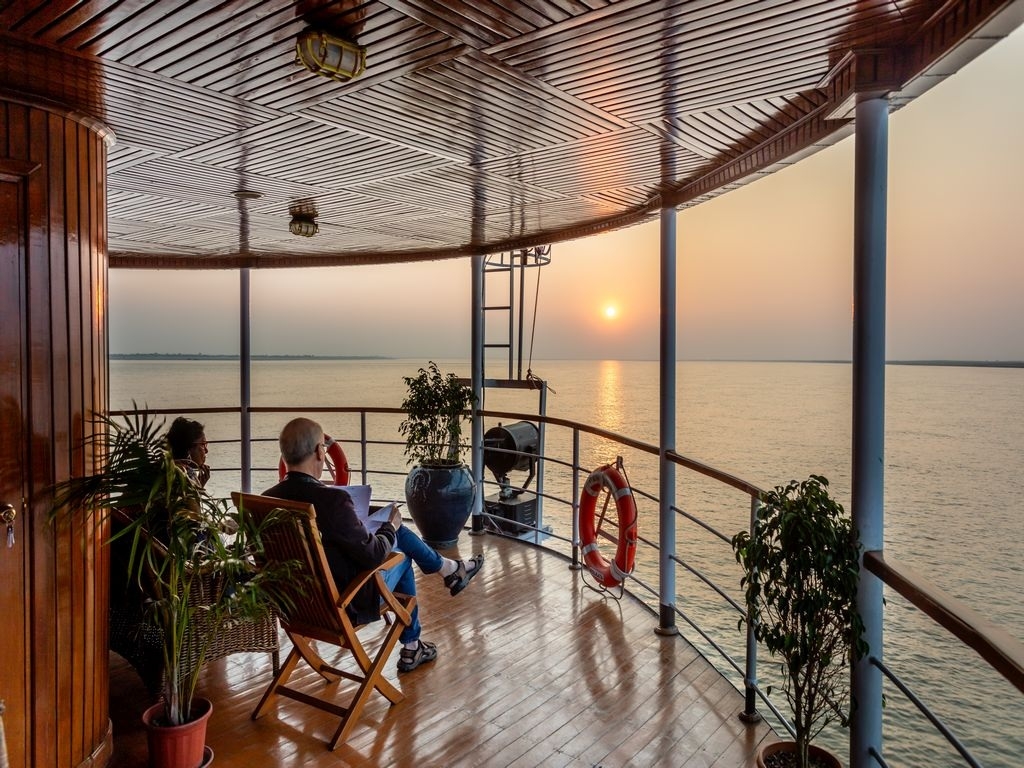 הפלגה חדשה, אופק חדש