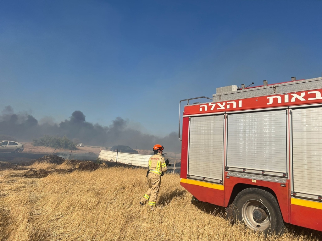 שריפה סמוך ליבנאל כתוצאה מיירוטים